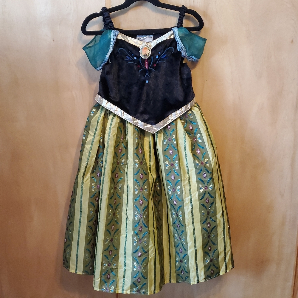 Disney Parks princess Ana dress from frozen costume Size 7/8